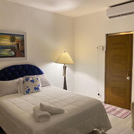 Only Room By Merengue House, 8 Minutos Airport Monte Adentro  Bagian luar foto
